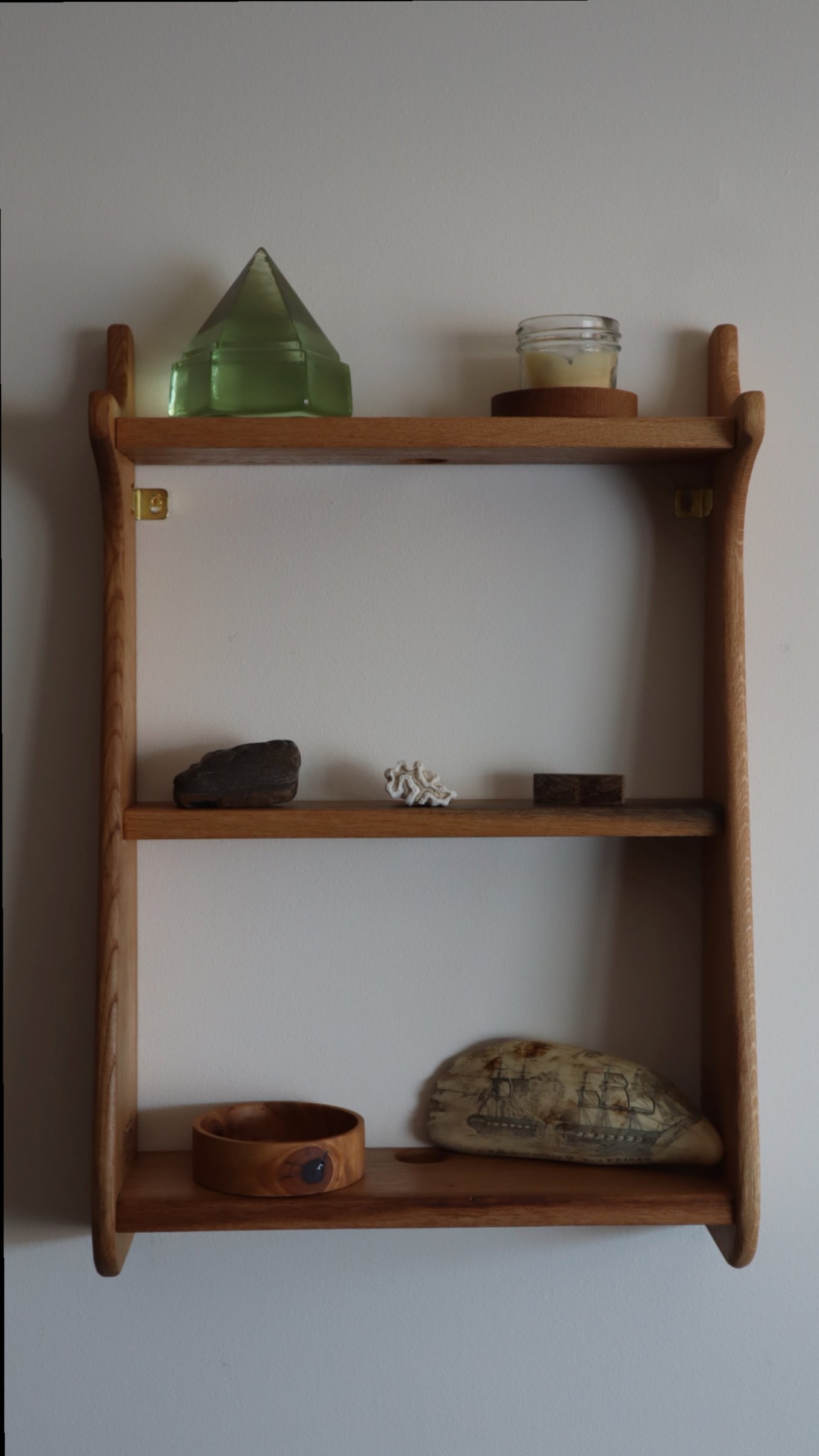 Whale Back Hanging Shelf